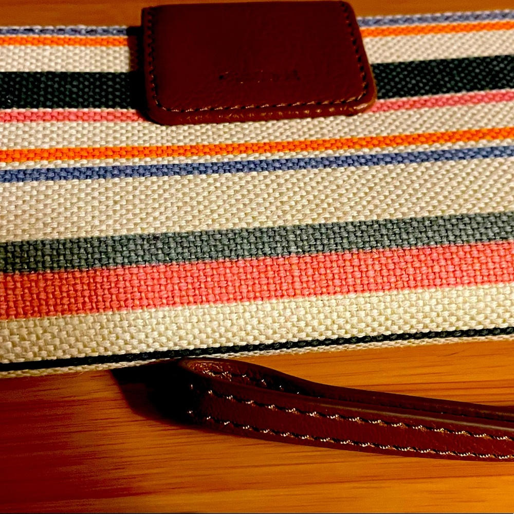 Fossil Wallet for Crossbody!!